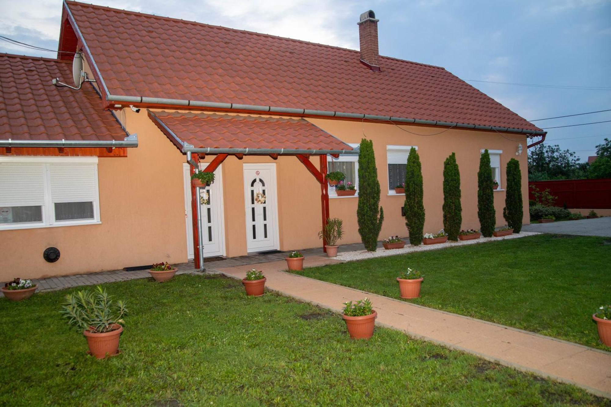 Boroka Vendeghaz Turkeve Hotel Buitenkant foto