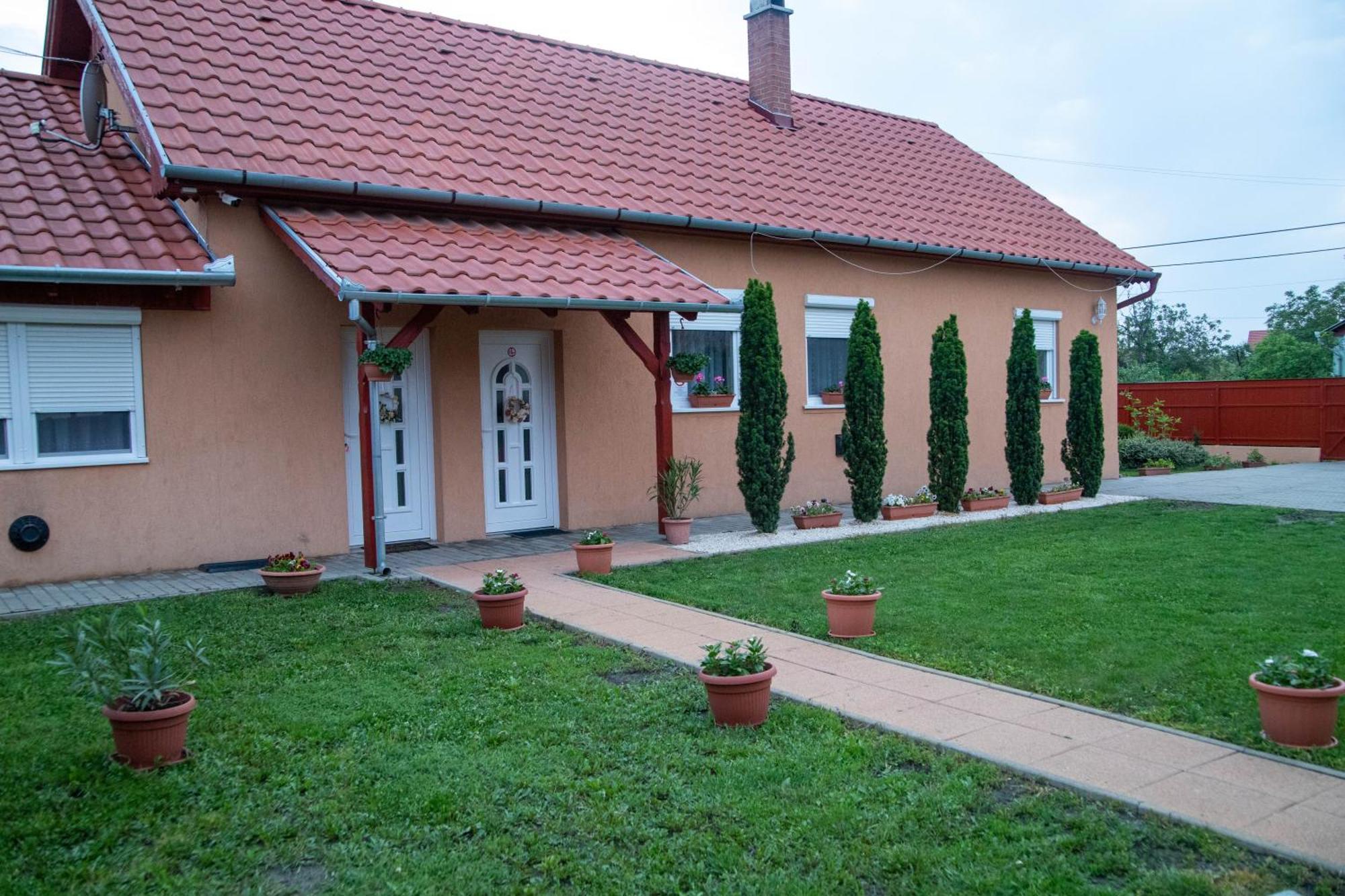 Boroka Vendeghaz Turkeve Hotel Buitenkant foto