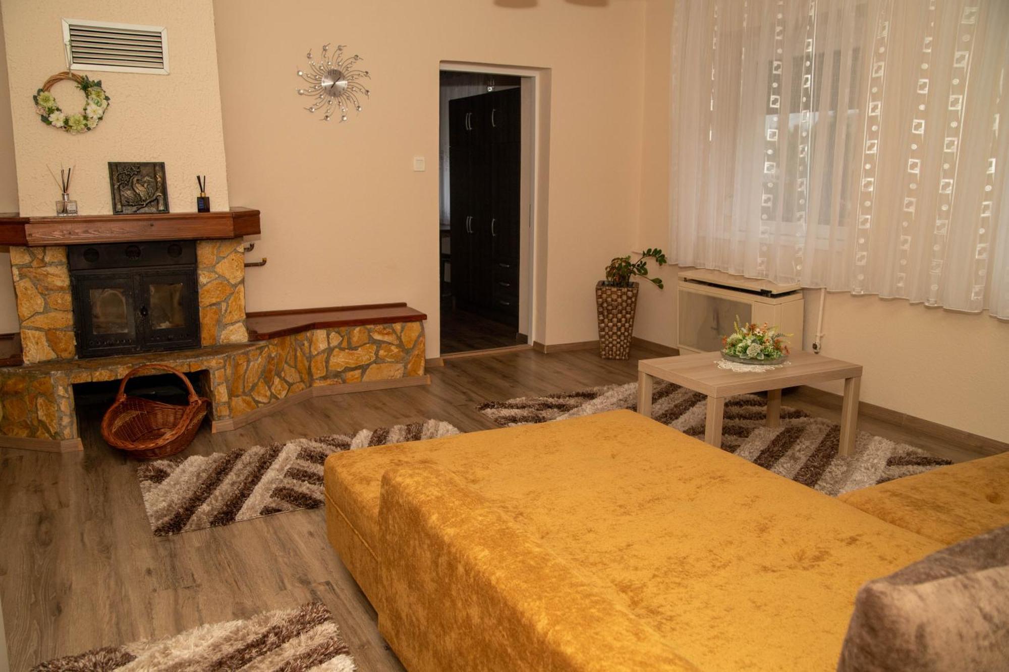 Boroka Vendeghaz Turkeve Hotel Buitenkant foto